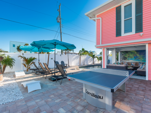Fort Myers Beach Vacation Rental - Spacious 6 Bedroom Coastal Retreat Near Beach
